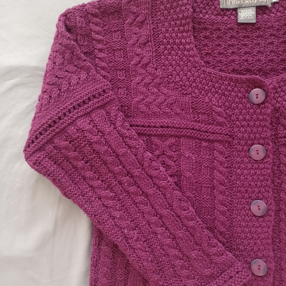 INIS CRAFTS IRISH HAND CRAFTED MERINO  SWEATER SIZE MED BURGUNDY - Picture 4 of 10